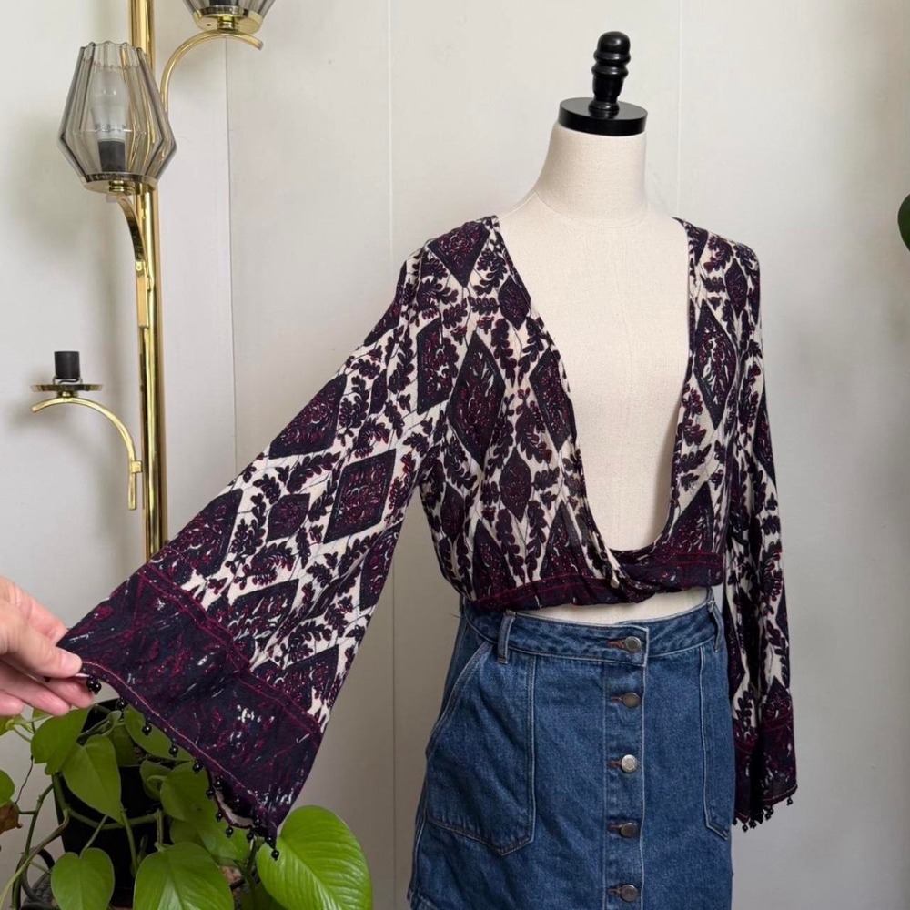 Forever 21 Paisley Bell Sleeve Crop Top Navy Purple V-Neck Whimsygoth Small